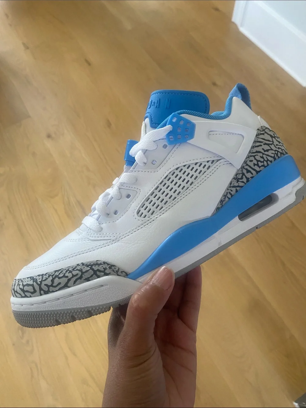 Jordan Spizike Low in White and University Blue